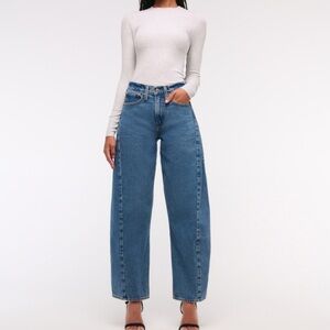 Abercrombie & Fitch Curve Love Mid Rise Barrel Jeans